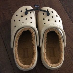 CHAI lined Crocs